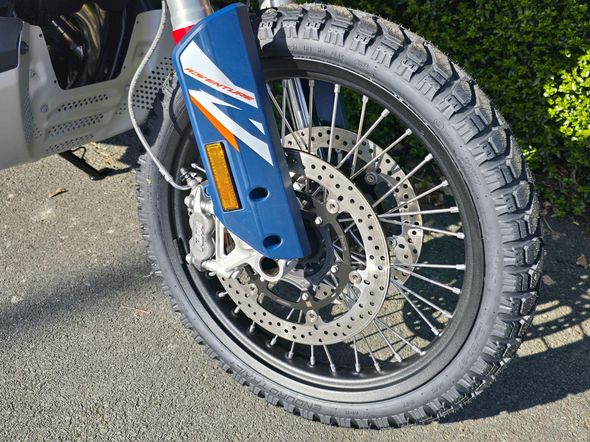 SOLD 2025 KTM 890 R Euro 5